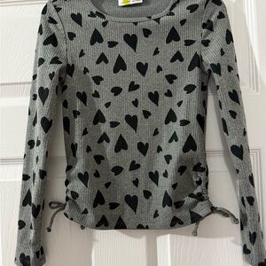 🩶🖤 Epic Threads Black and Gray Heart Long Sleeve Tee 🩶🖤